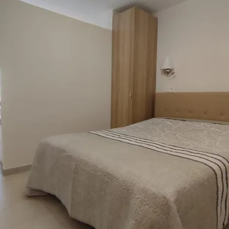 Beachfront Americas - Trg * Playa de las Americas (Tenerife)