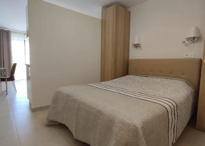 Beachfront Americas - Trg * Πλάγια ντε λας Αμέρικας