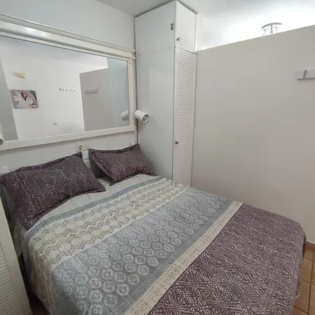 Beachfront Americas - Trg