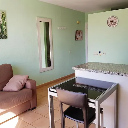 Beachfront Americas - Trg Apartment *