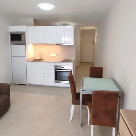 Beachfront Americas - Trg Плая-де-лас-Америкас